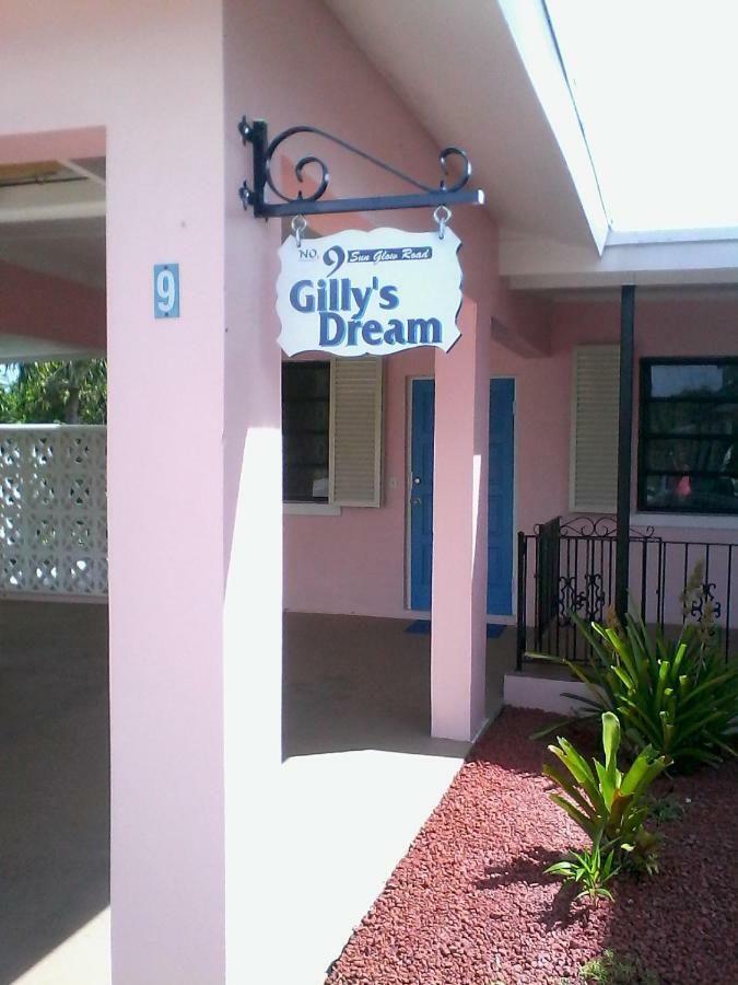 Gillys Dream Apartment Nassau Exterior photo